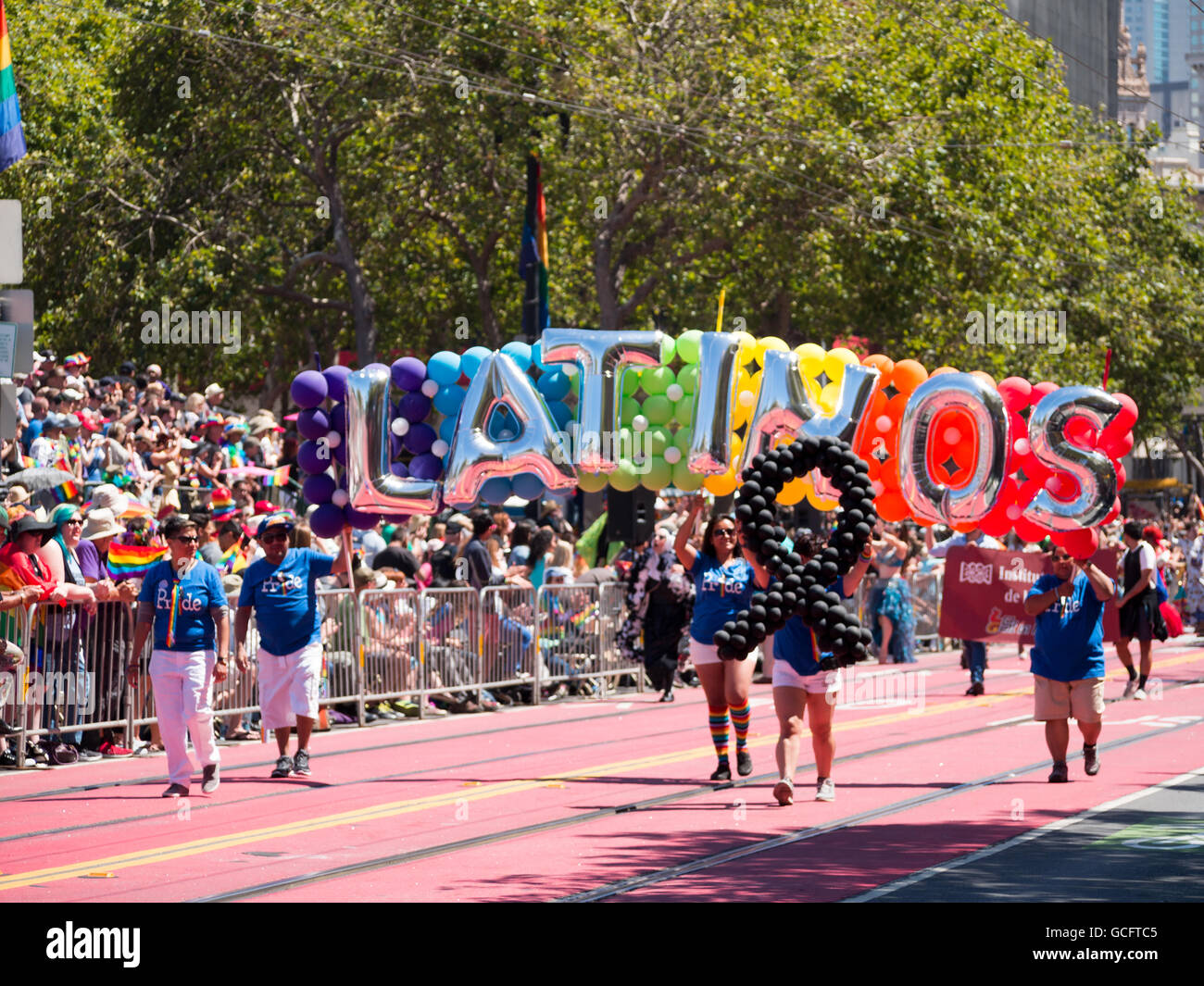 Latinos group in San Francisco Pride Parade 2016 Stock Photo - Alamy