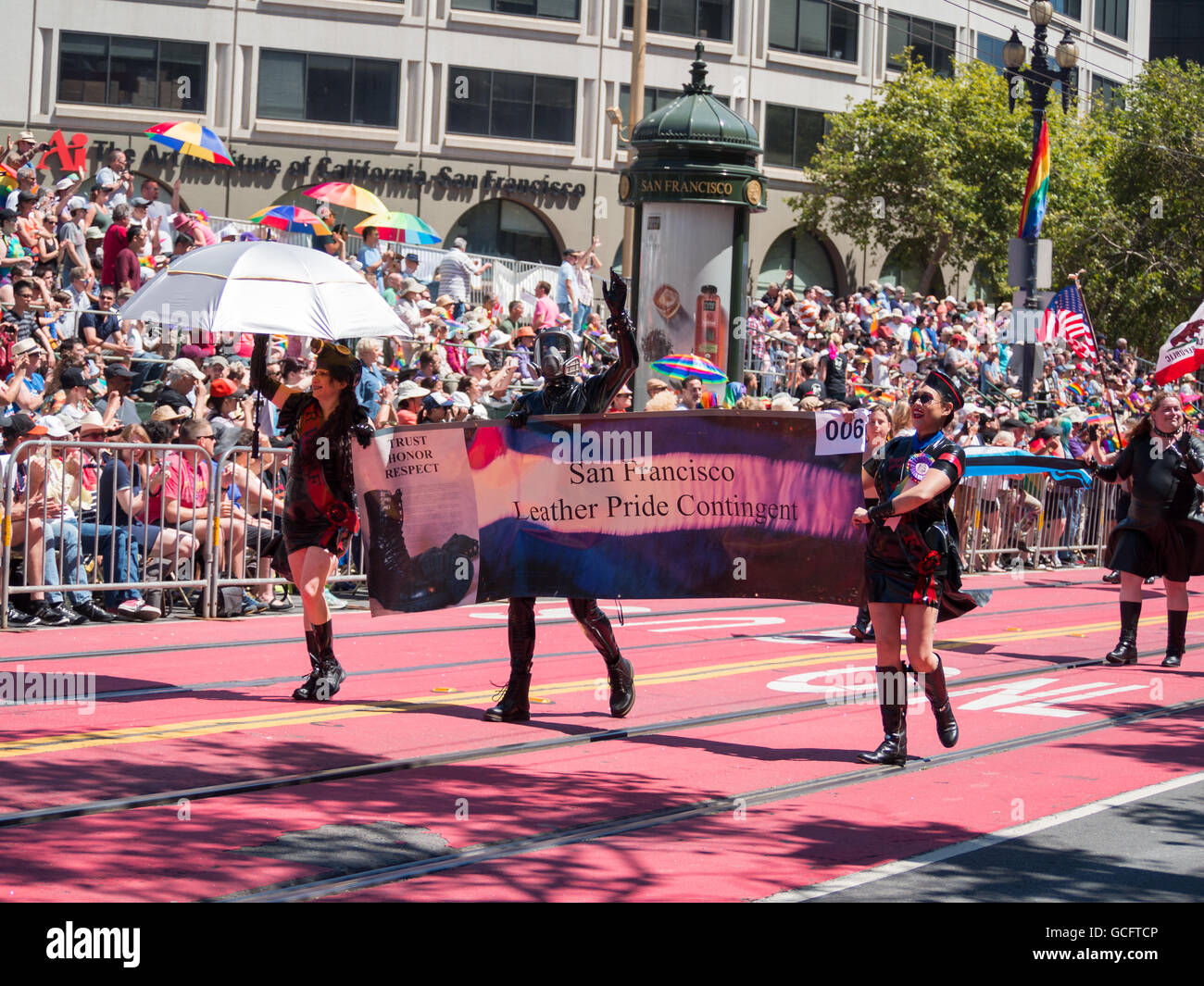 interracial gay cock suckers from Oscar guiliani marching in gay parade pic
