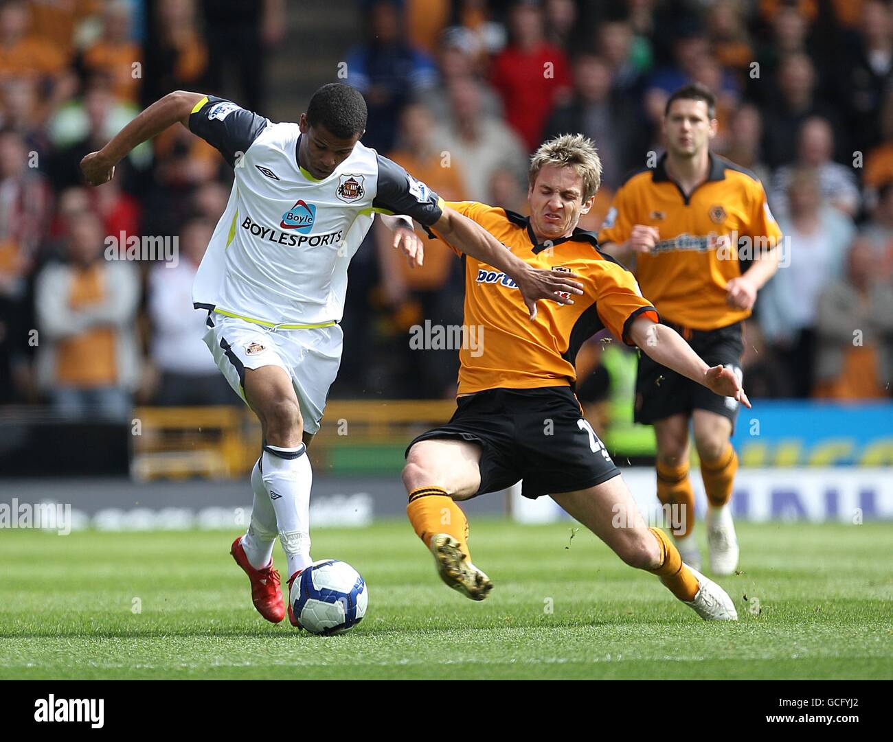 Wolverhampton Wanderers' Kevin Doyle and Sunderland's Fraizer Campbell ...
