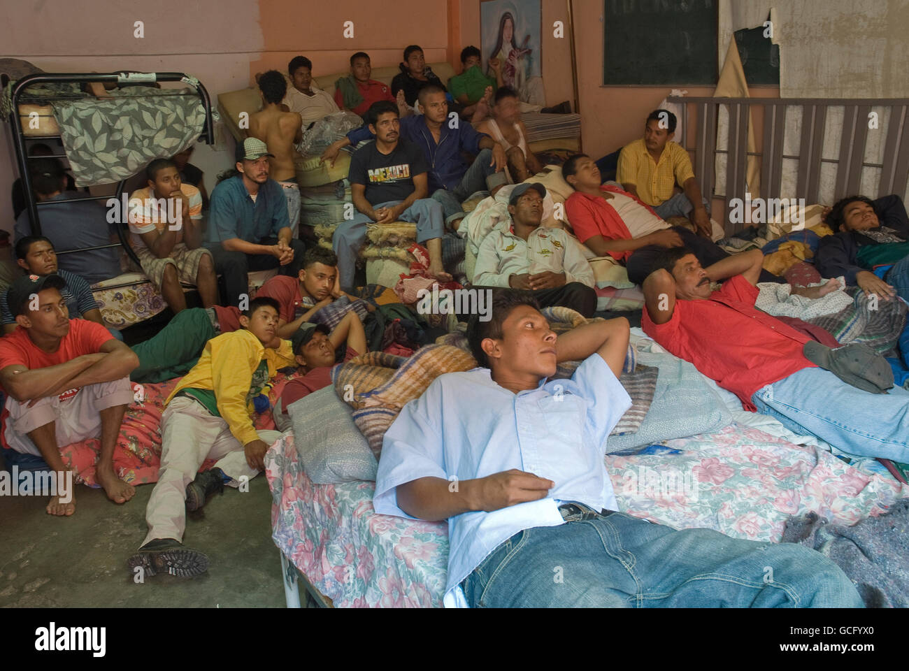 Crowded conditions hires stock photography and images Alamy