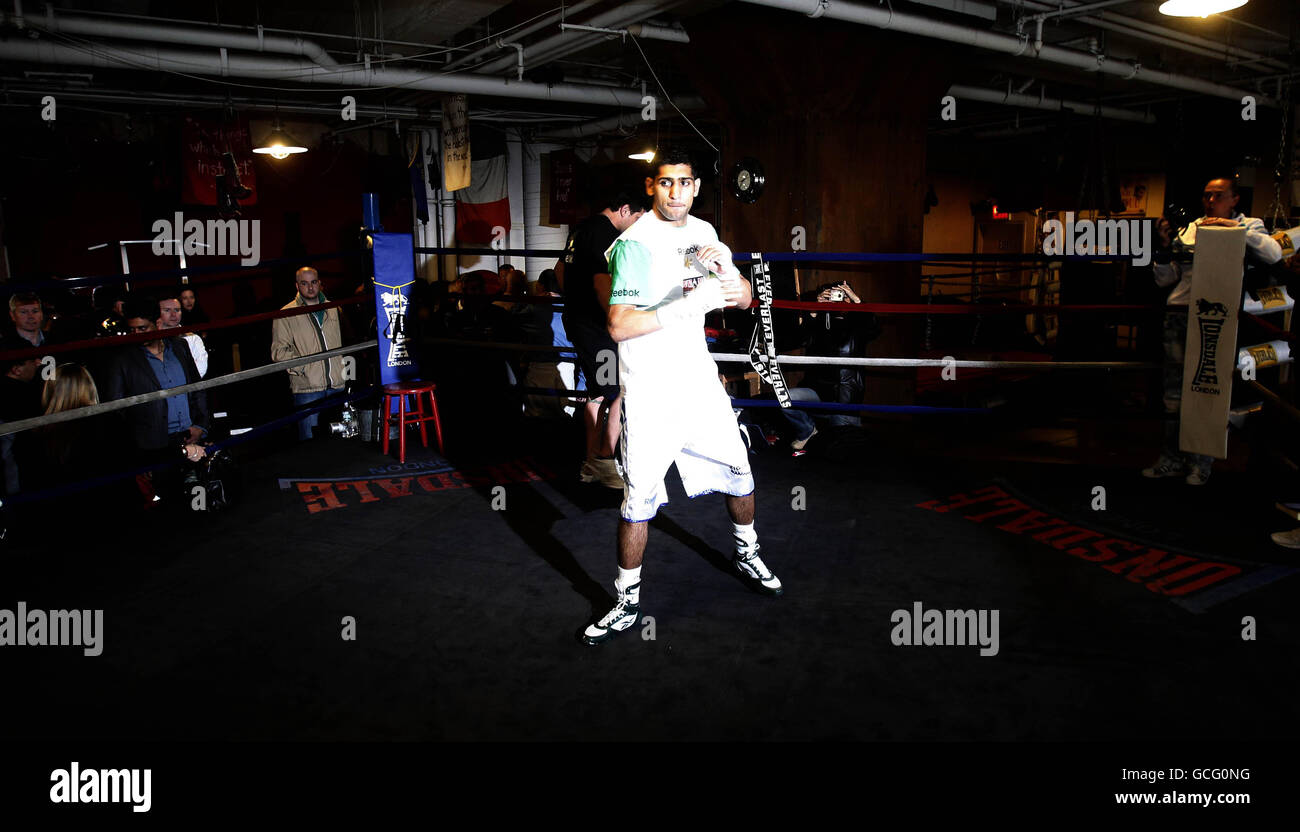 Boxing - Amir Khan Media Workout - Trinity Boxing Club - New York. Great Britain's Amir Khan trains during the media workout at the Trinity Boxing Club, New York City, USA. Stock Photo