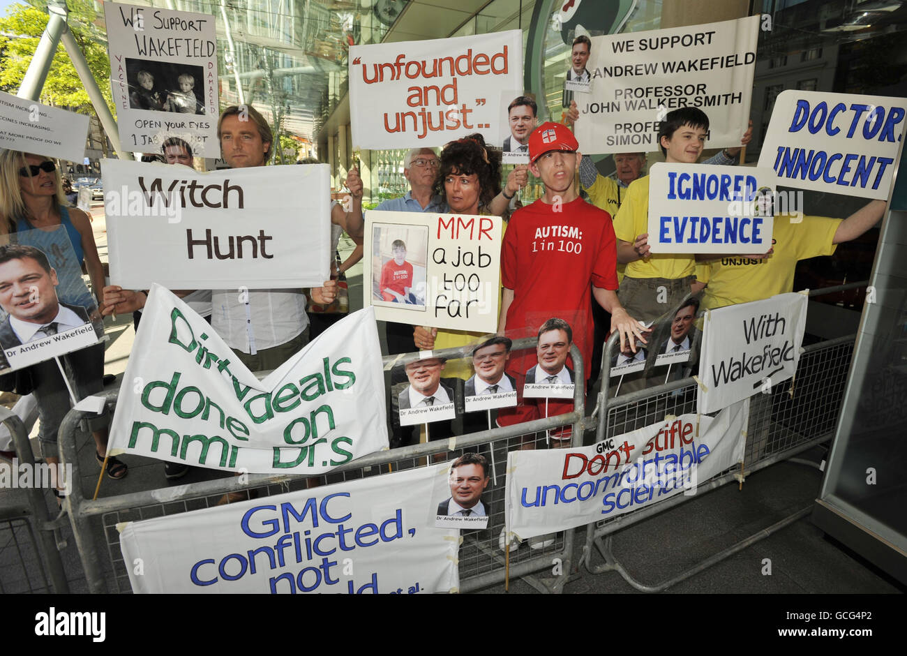 Supporters of Dr Andrew Wakefield, the doctor at the centre of the MMR scandal, outside the GMC in London. Stock Photo