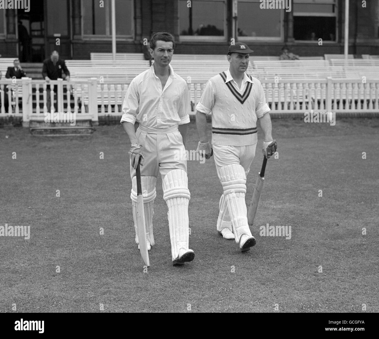 Two batsmen Black and White Stock Photos & Images Alamy