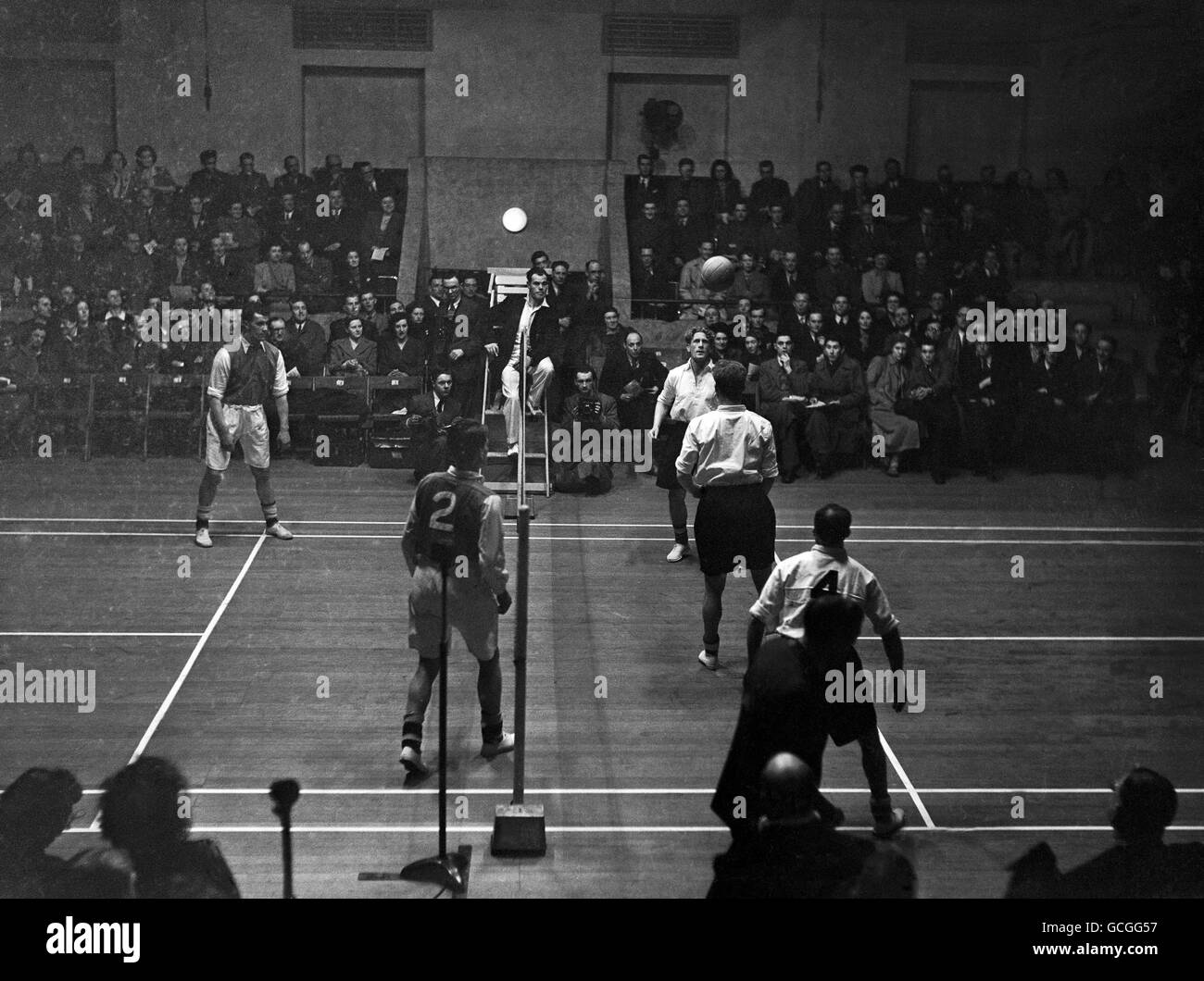 Sportsmen evening - Eltham Baths, London 1949. A general view of the 'Head Tennis' contest between Arsenal and Charlton (white shirts) Stock Photo