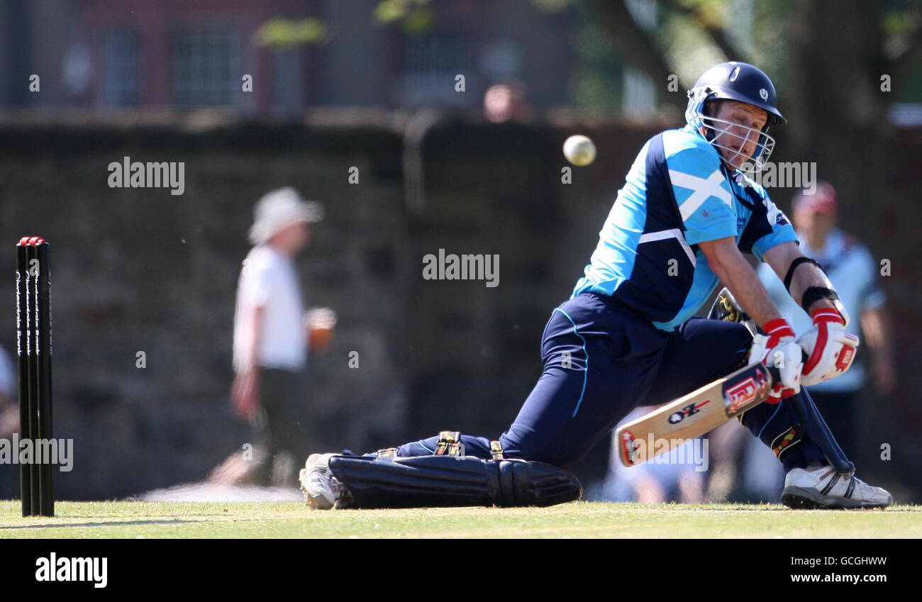 Scottish Saltires Neil McCallum bats during the Clydesdale Bank 40
