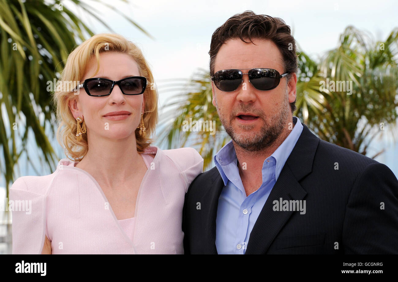 Cate Blanchett and Russell Crowe attend a photocall for Robin Hood in Cannes, France. The title will open the Cannes Film Festival as it is screened out of competition. Stock Photo