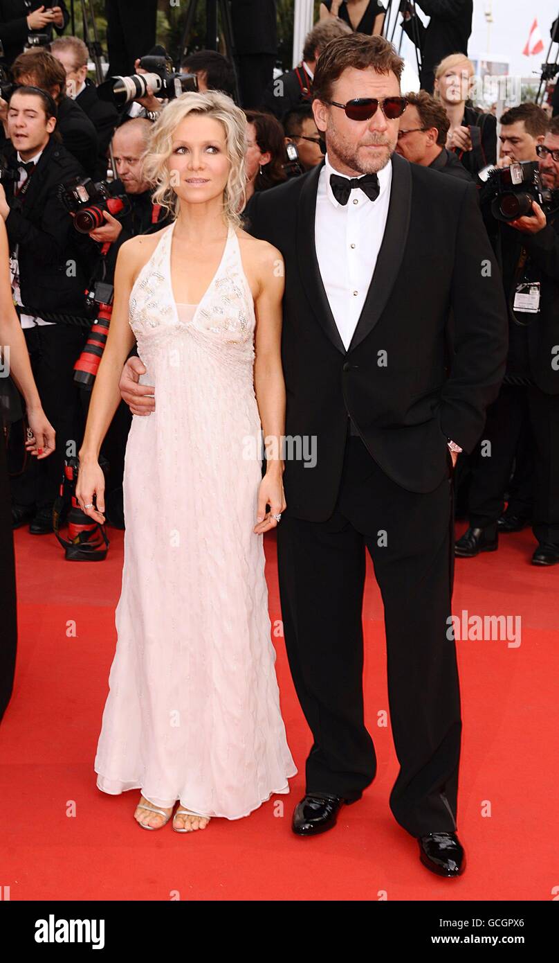 Russell Crowe and wife Danielle Spencer arriving for the official Robin Hood screening, at the Palais de Festival during the 63rd Cannes Film Festival, France. Stock Photo