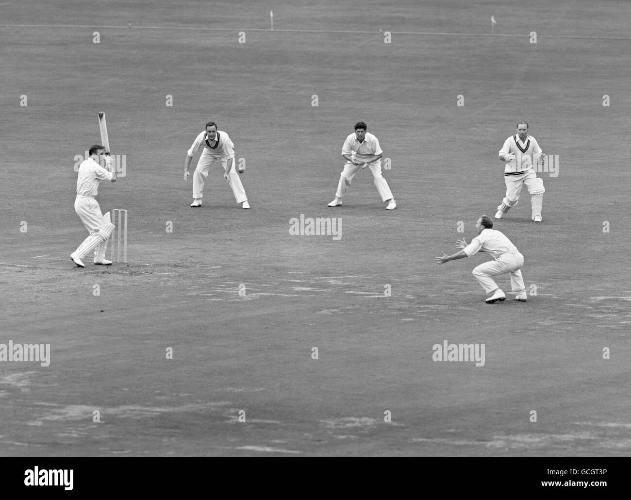 Cricket - County Championship - Middlesex v Surrey - Day Three - Lord's. Mickey Stewart, Surrey, dives forward in an attempt to catch John Murray off a ball from Peter Loader. Stock Photo