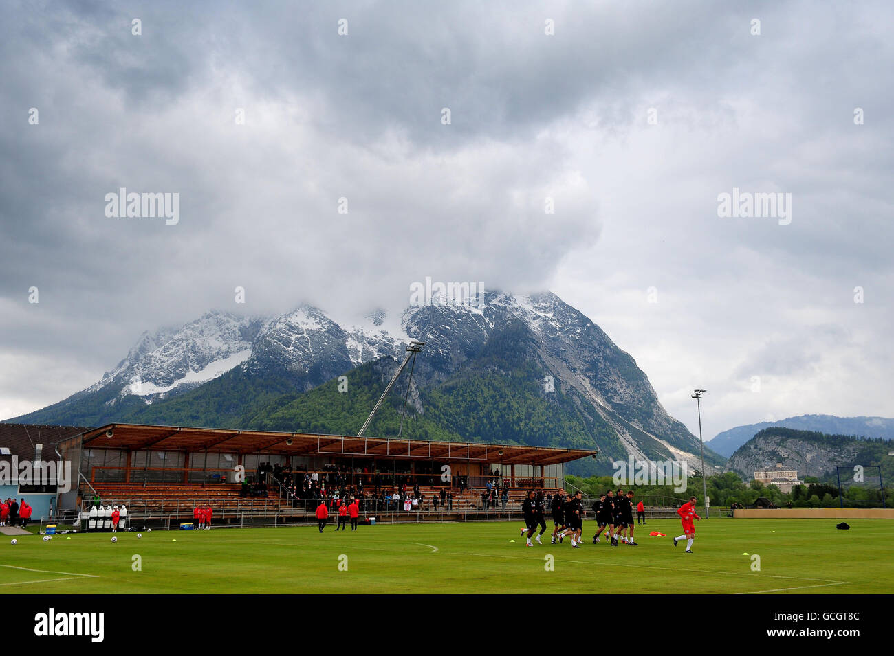 England players warm up during the training session at the ATV Arena, Irdning, Austria. Stock Photo