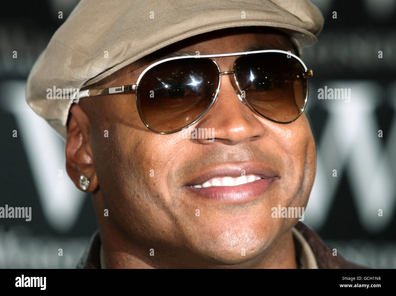 LL Cool J during a signing for his book 'LL Cool J's Platinum 360 Diet and Lifestyle', at Waterstone's Piccadilly, London. PRESS ASSOCIATION Photo. Picture date: Wednesday June 2, 2010. Photo credit should read: Yui Mok/PA Wire Stock Photo