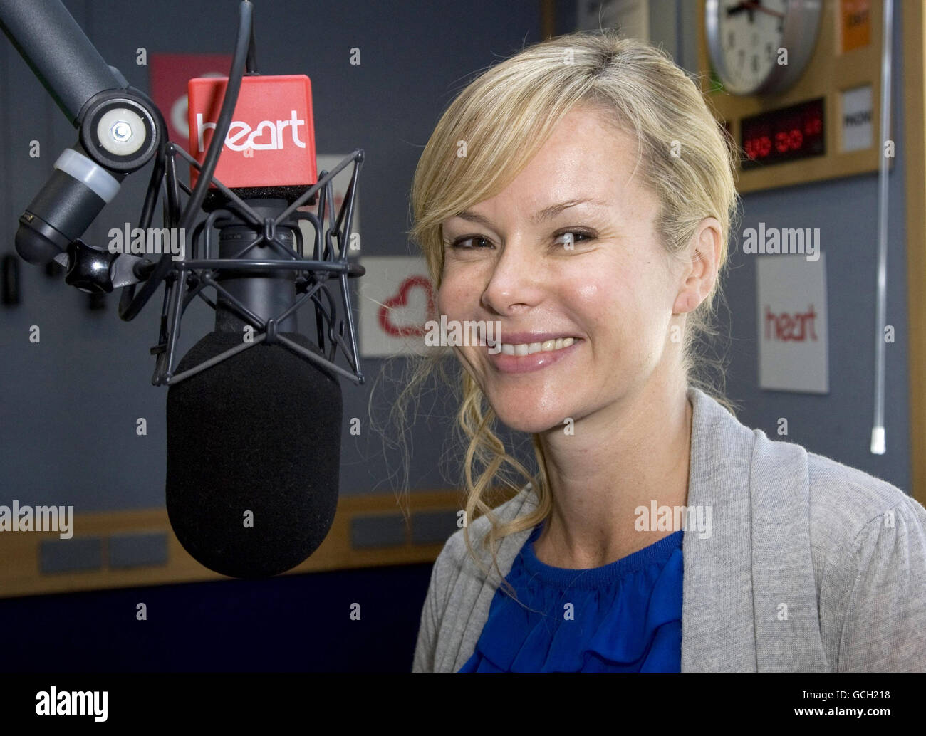 Amanda holden visits heart breakfast with jamie theakston harriet scott