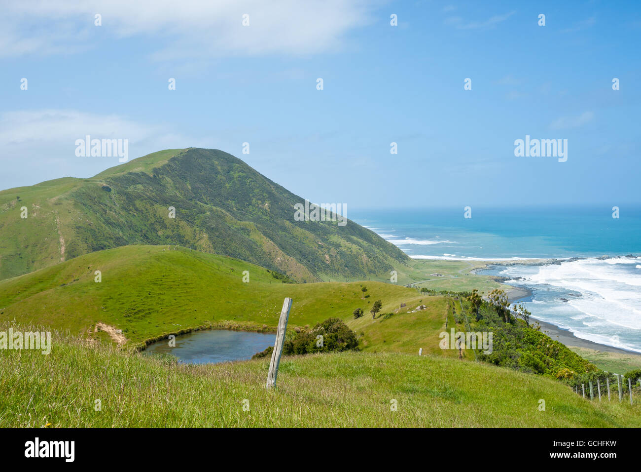Green rolling hills hi-res stock photography and images - Alamy