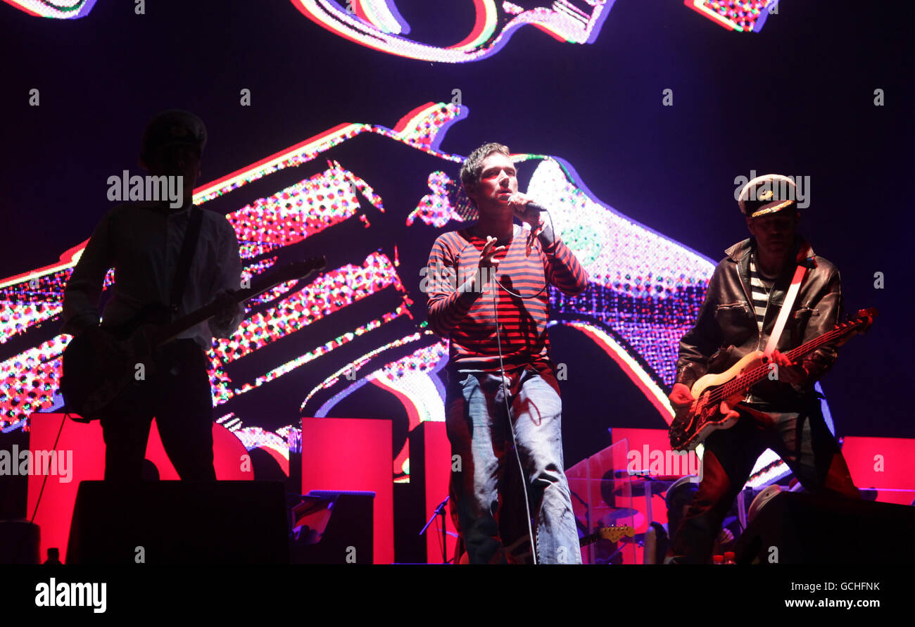 Glastonbury Festival 2010 Friday Stock Photo Alamy