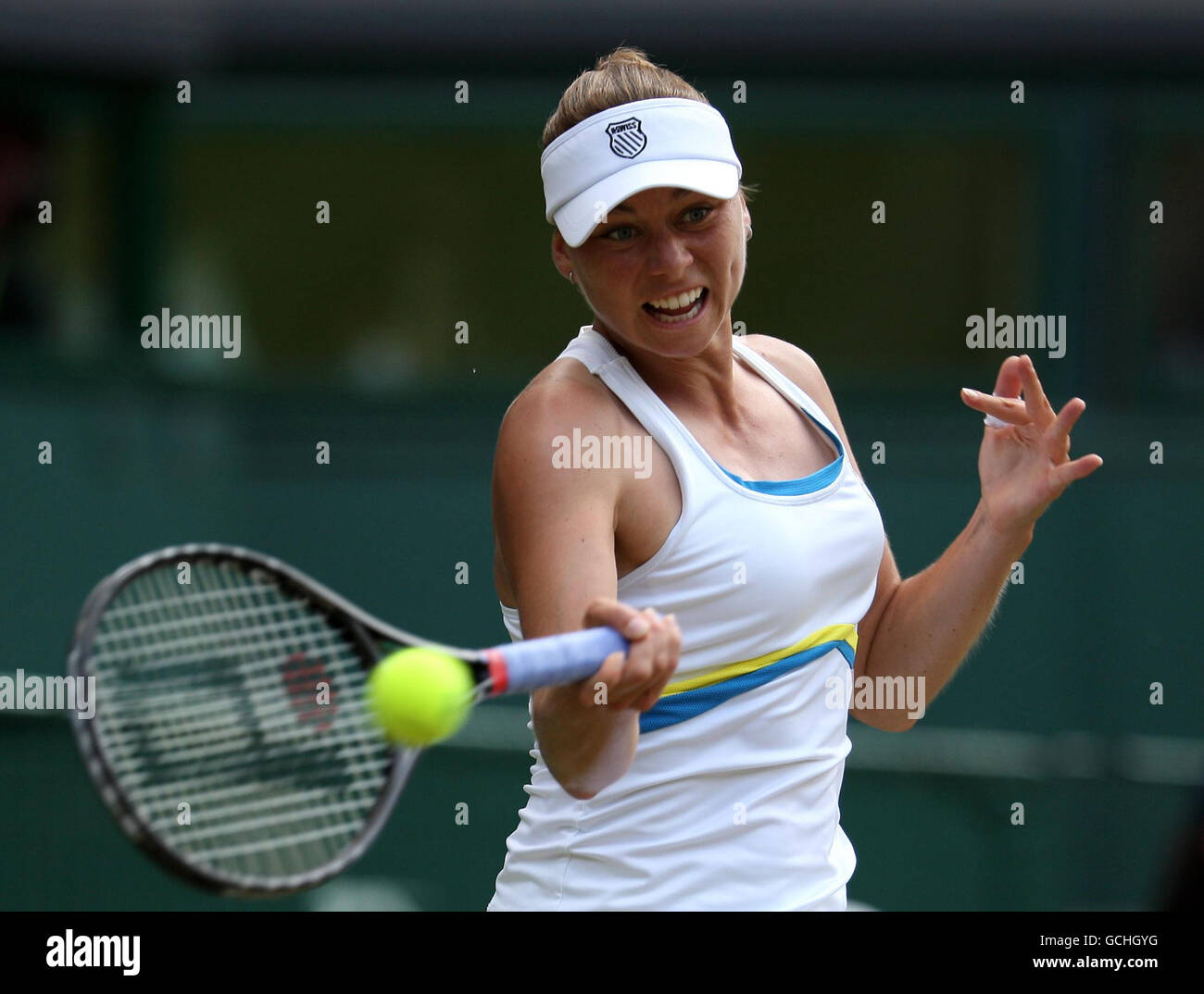 10001 tennis wimbledon hitting shot ball visor mangsk wim2010day8 hi ...