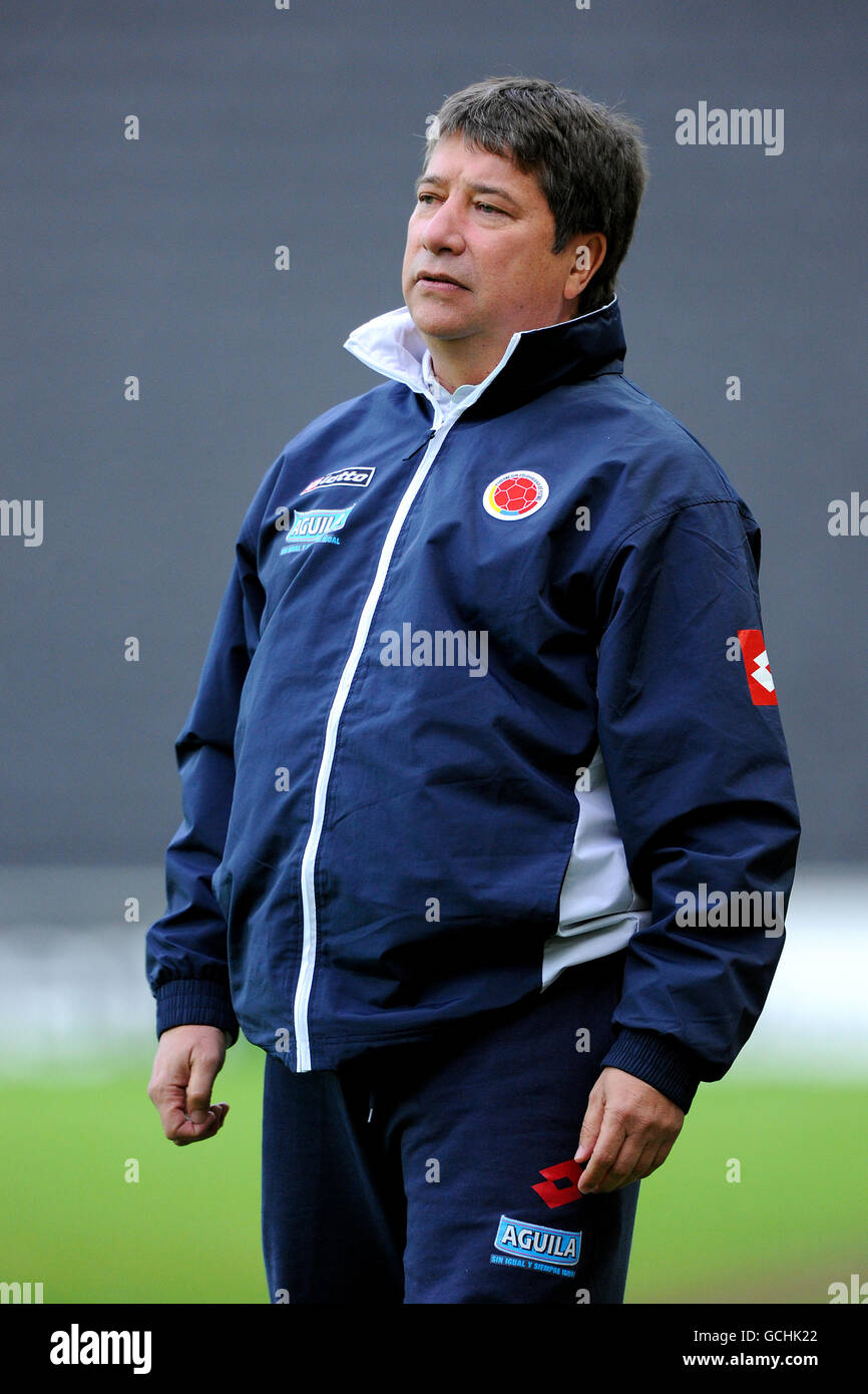 Soccer - International Friendly - Nigeria v Colombia - Stadium MK. Colombia coach Hernan Dario Gomez Stock Photo