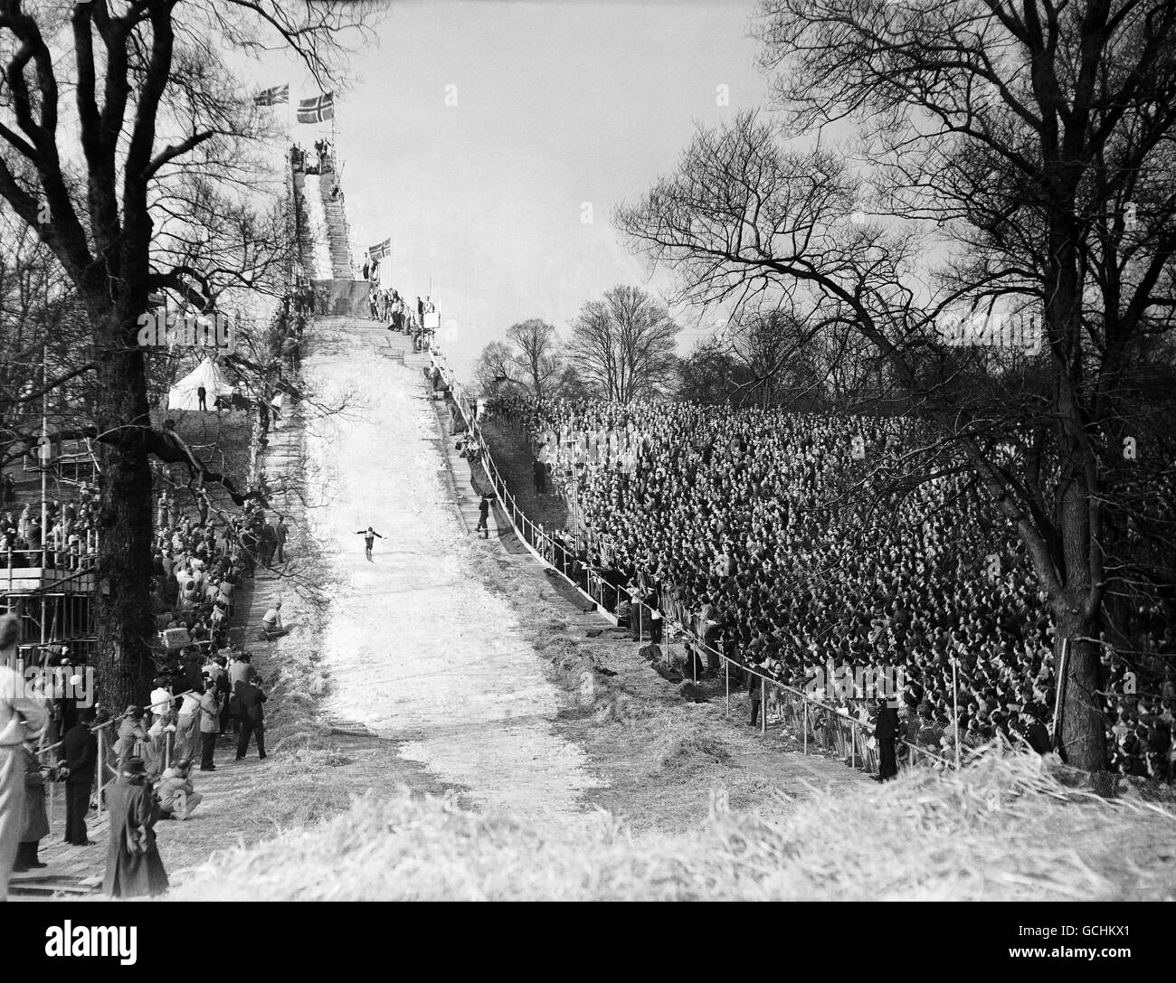 Ski Jumping Competition - Hampstead Heath, London. General views of the crowds of 100,000 which is a record for Ski Jumping Stock Photo