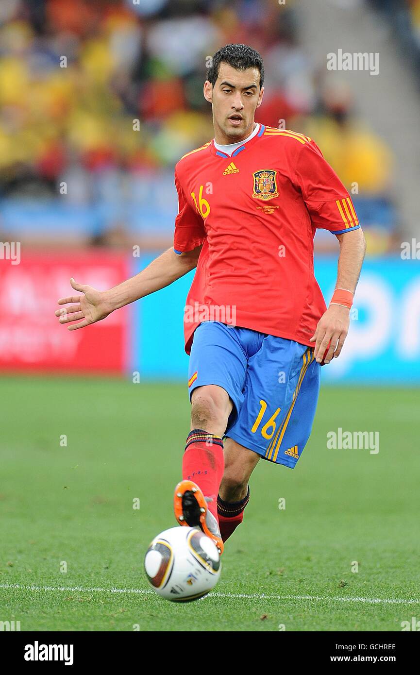 Soccer - 2010 FIFA World Cup South Africa - Group H - Switzerland v Spain - Durban Stadium. Sergio Busquets, Spain Stock Photo