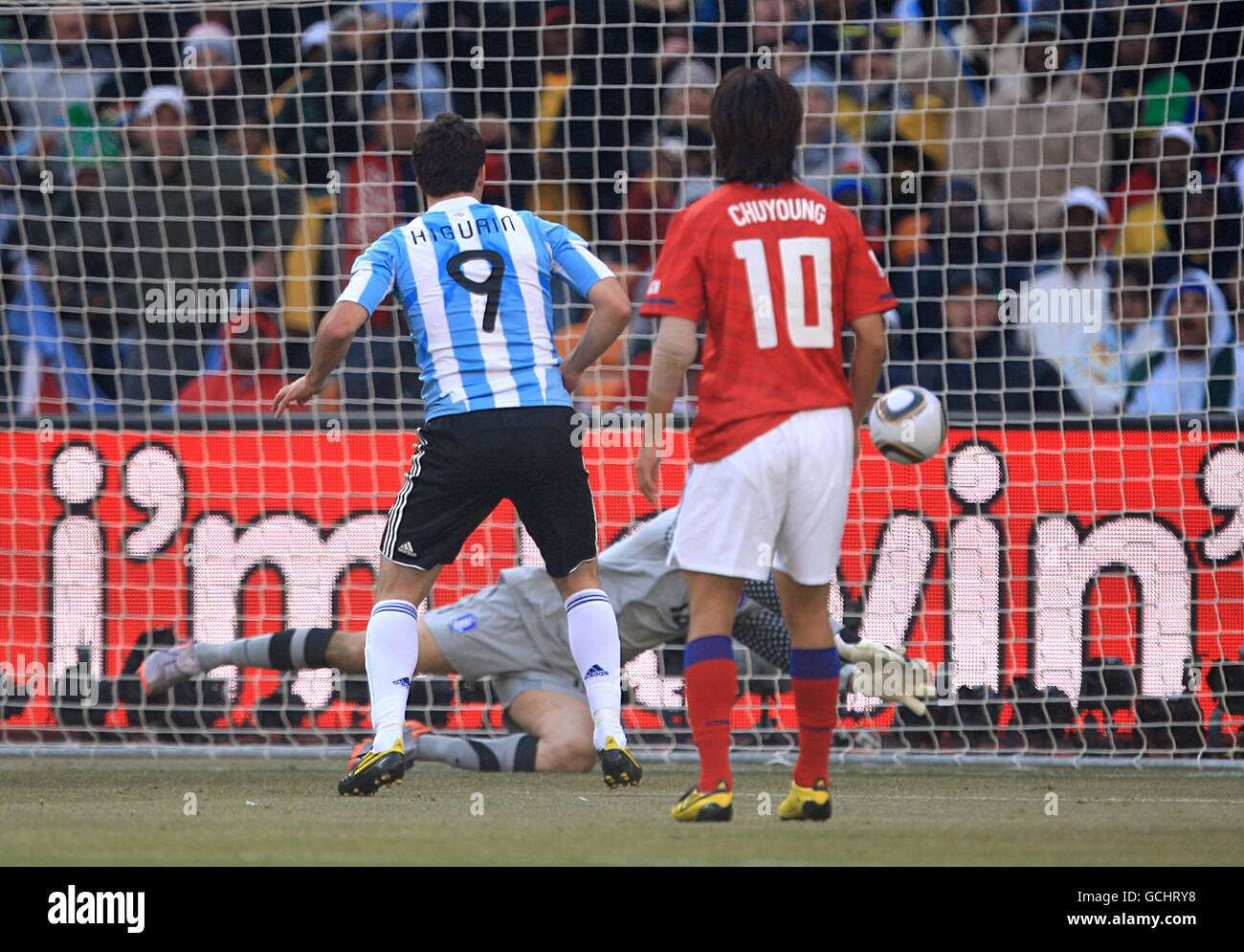 Argentina's Gonzalo Higuain (left) scores his sides second goal of the game Stock Photo