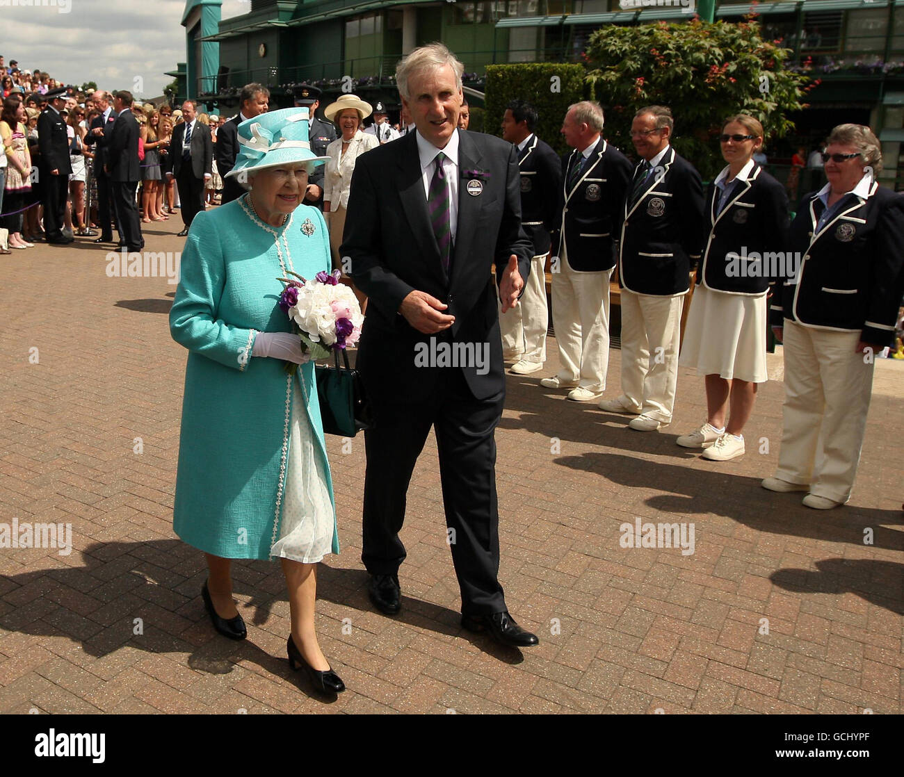 Britain's Queen Elizabeth II arrives at Wimbledon during day four of the 2010 Wimbledon Championships at the All England Lawn Tennis Club, Wimbledon. Stock Photo