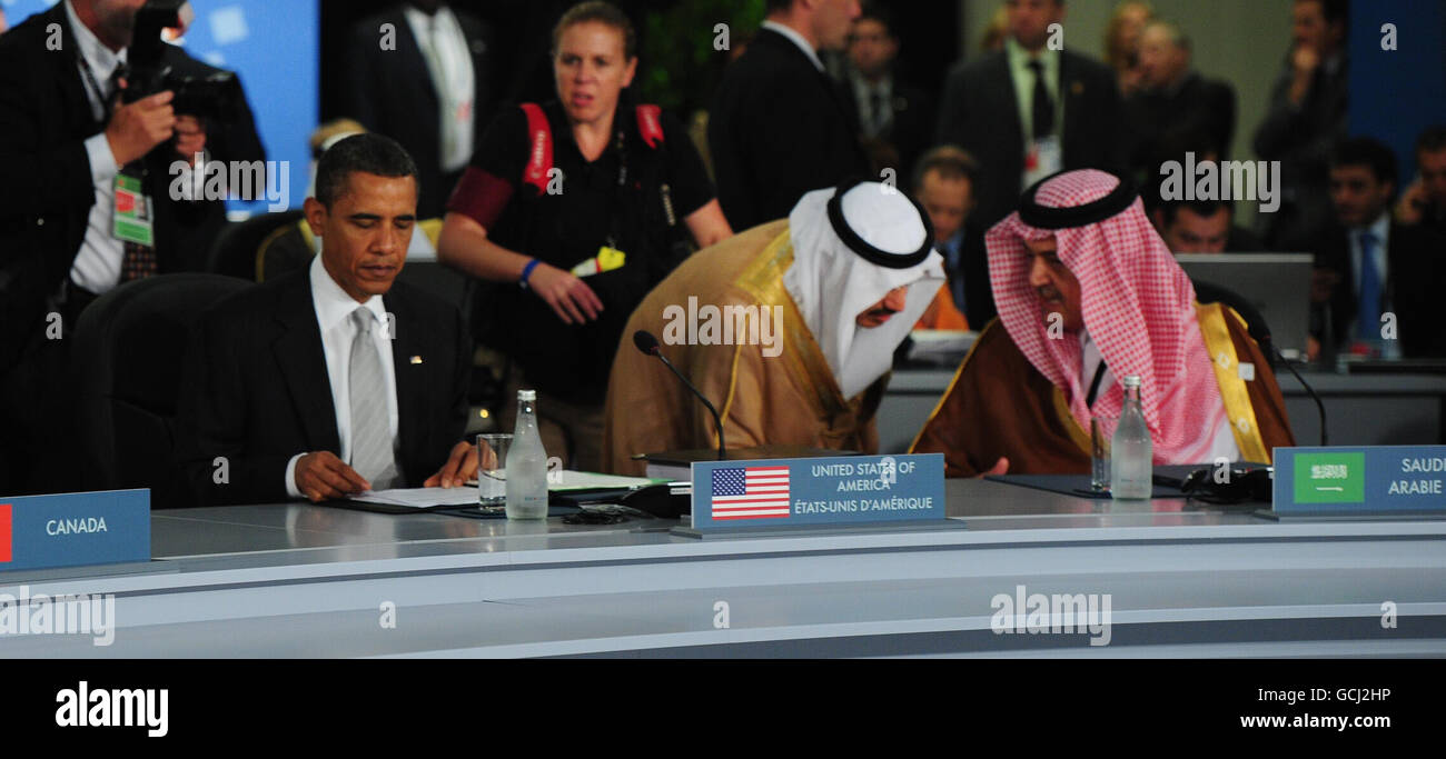 US President Barack Obama (left) and King Abdullah bin Abdulaziz Al Saud (right) during the opening session of the G20 Summit at the Toronto Conference Centre in Toronto, Ontario, Canada. World leaders are gathered for three days of talks to deal with the aftermath of the global financial crisis. Stock Photo