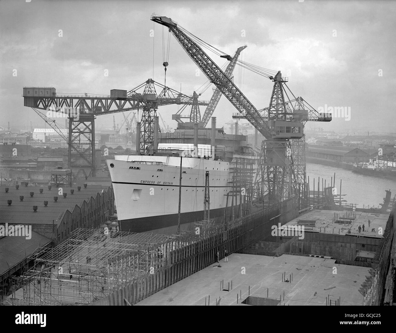 Glasgow shipyards Black and White Stock Photos & Images Alamy