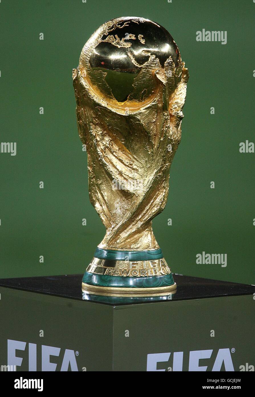 Former Germany captain Philipp Lahm and Natalia Vodianova place the world  cup trophy on a plinth prior to the FIFA World Cup Final at the Luzhniki  Stadium, Moscow Stock Photo - Alamy