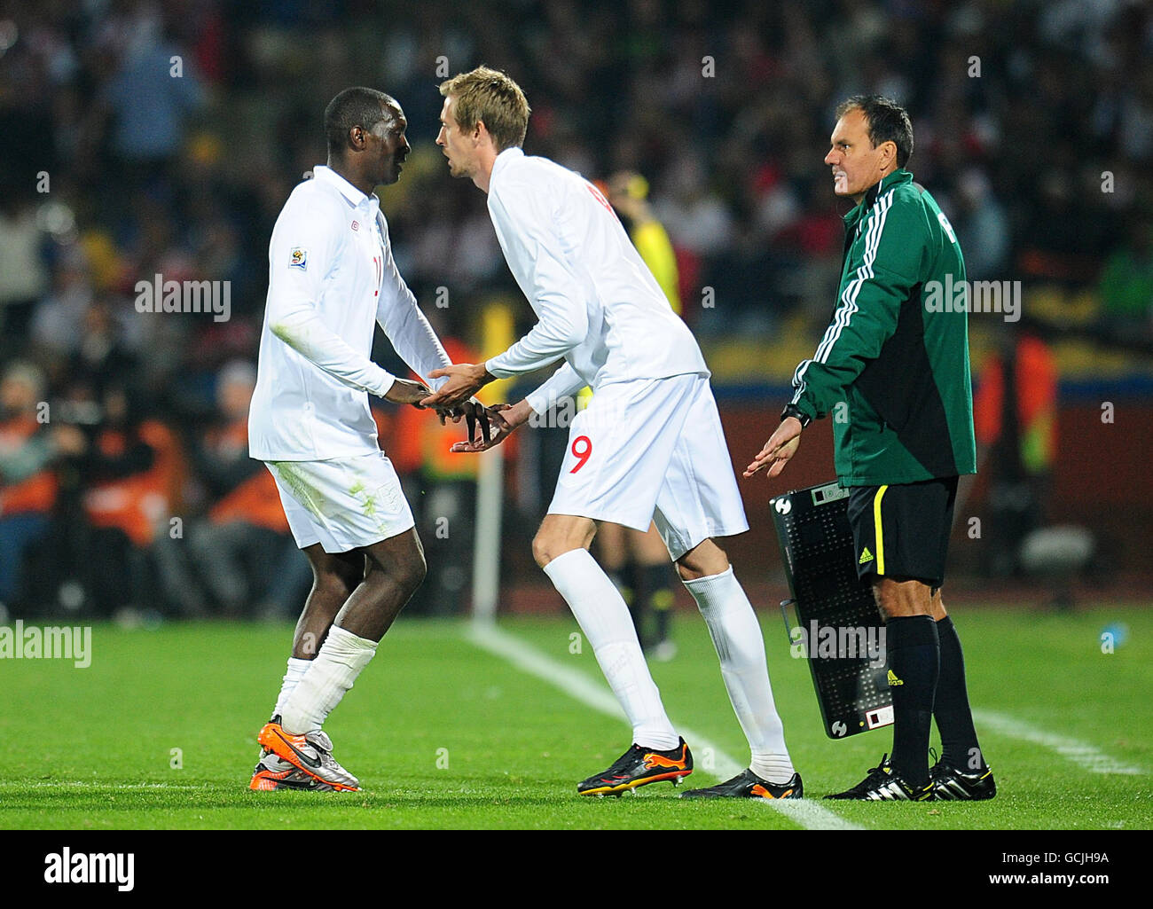 Soccer - 2010 FIFA World Cup South Africa - Group C - England v USA - Royal Bafokeng Stadium. England's Emile Heskey is replaced by Peter Crouch Stock Photo
