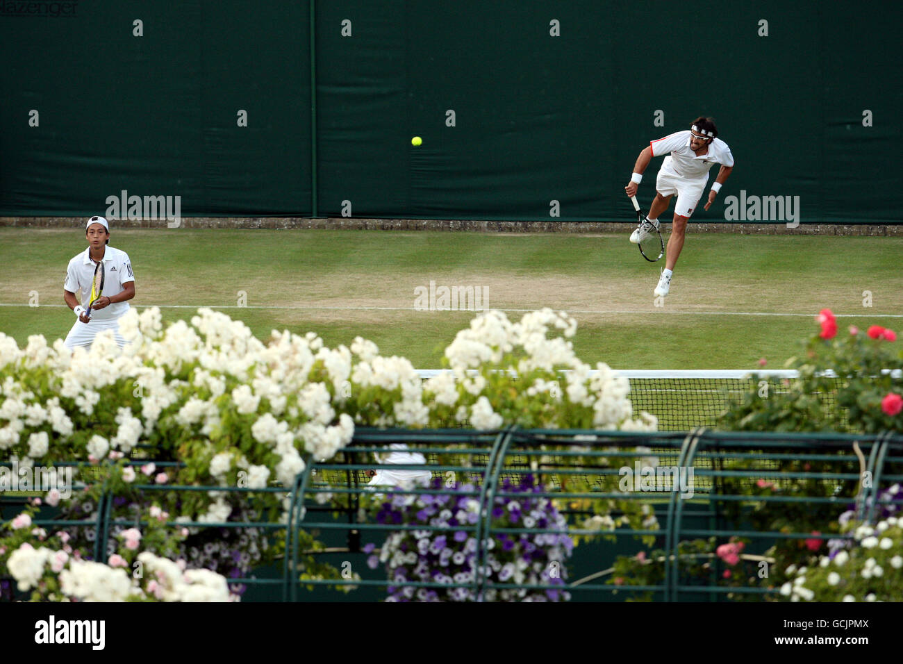 Tennis - 2010 Wimbledon Championships - Day Four - The All England Lawn Tennis and Croquet Club Stock Photo