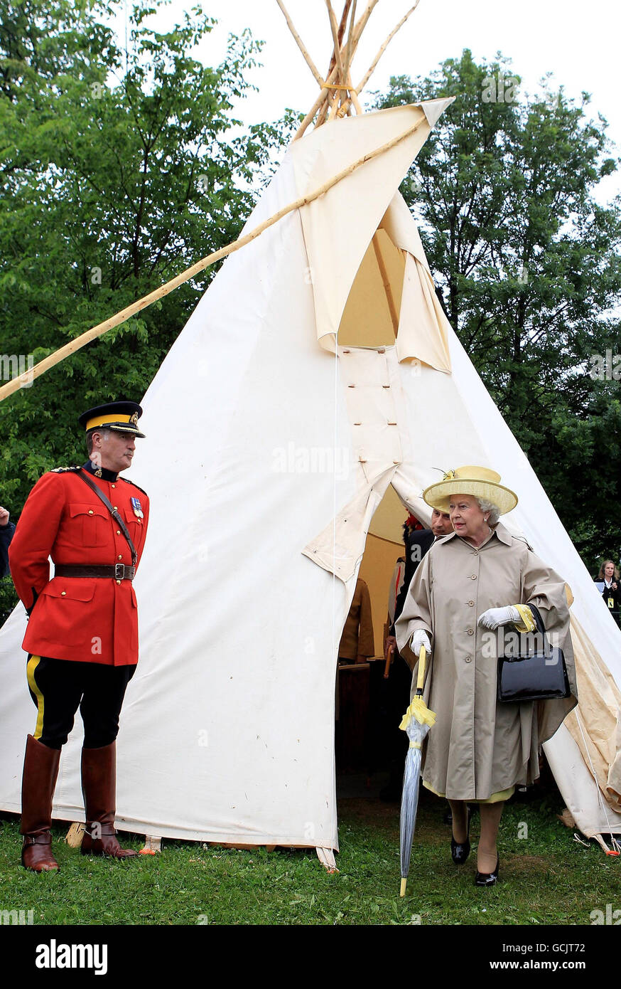 Mi'kmaq wigwam hi-res stock photography and images - Alamy