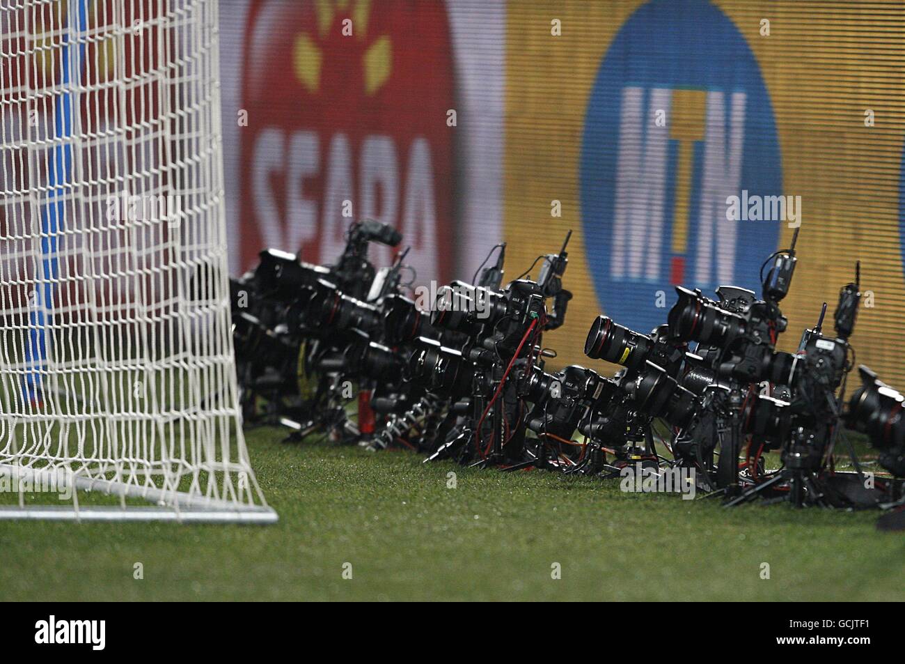 Soccer - 2010 FIFA World Cup South Africa - Round Of 16 - Brazil v Chile - Ellis Park. A group of romote cameras pointed at the goal. Stock Photo