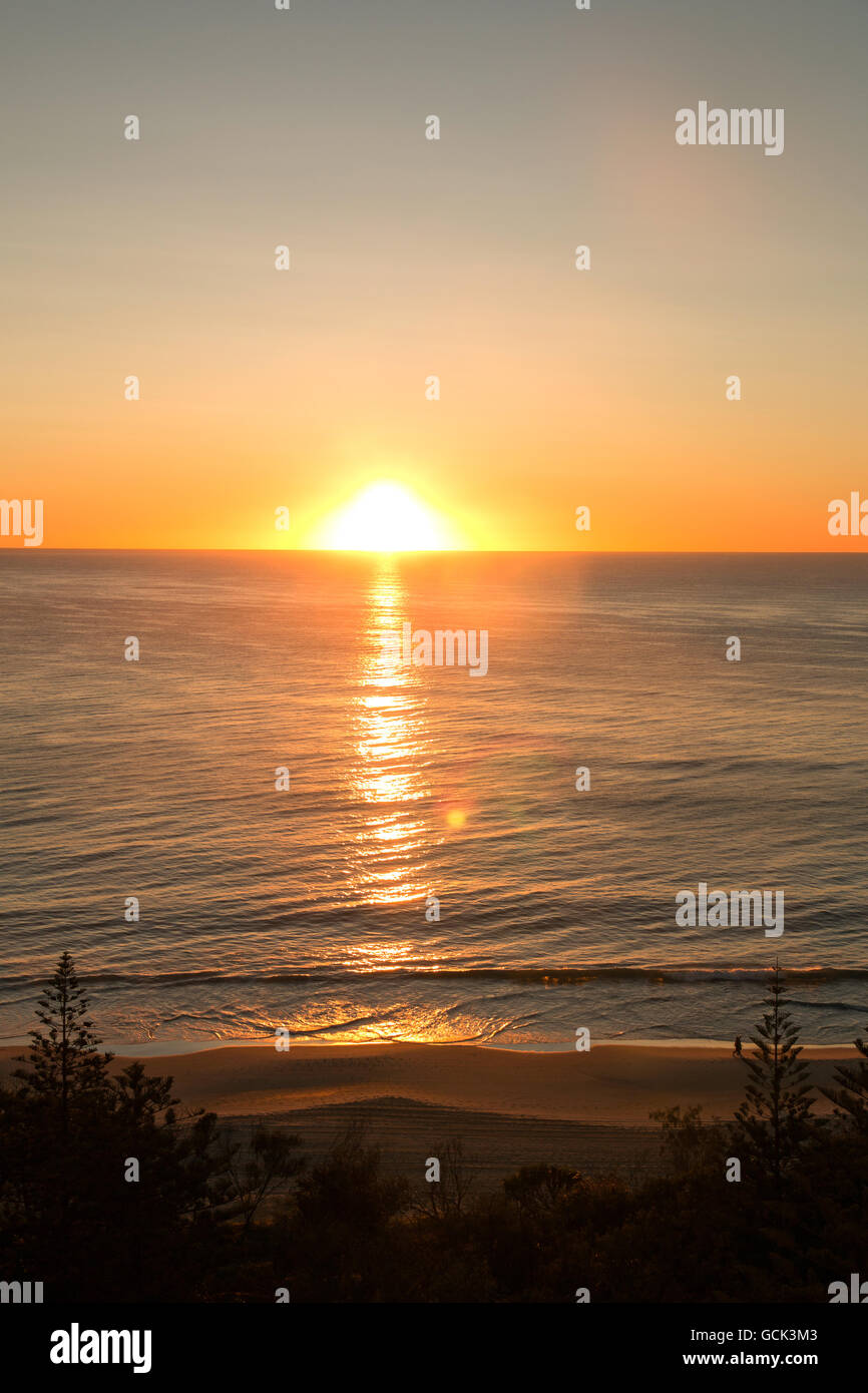 Sunrise over the Pacific Ocean on the Gold Coast in Australia Stock ...