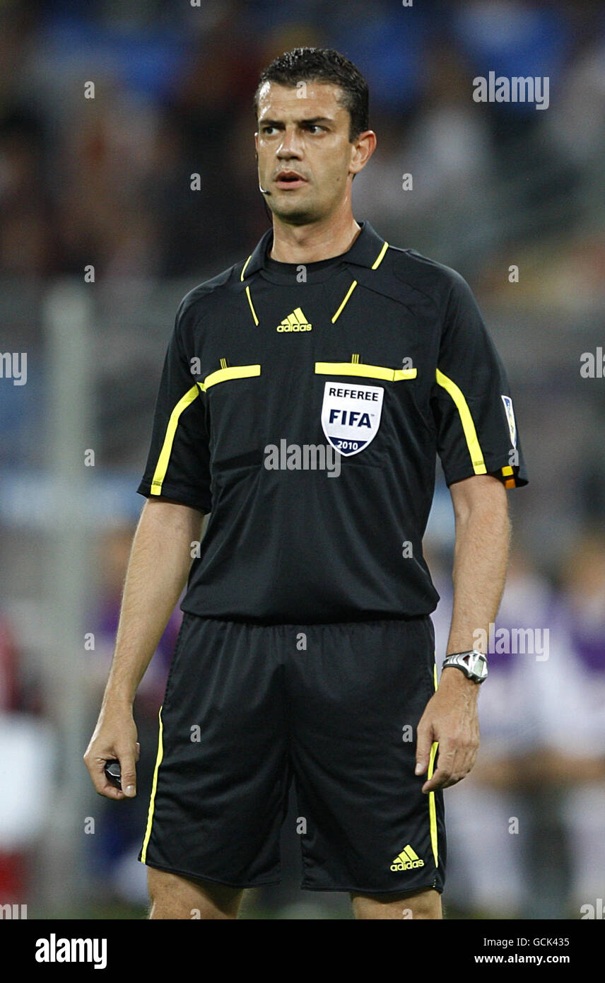 Referee viktor kassai fifa world hi-res stock photography and images - Alamy