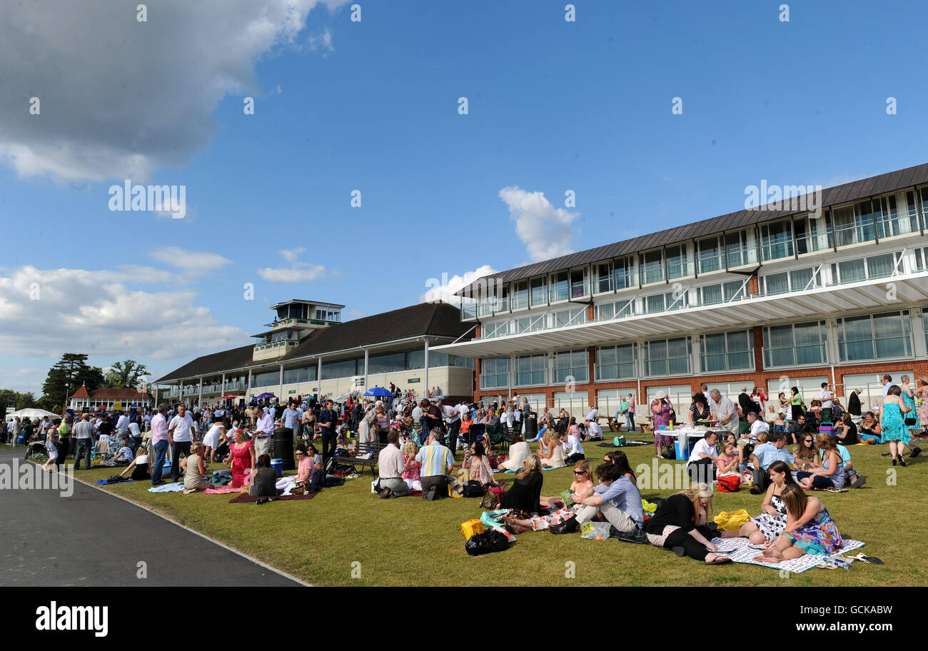 Horse Racing - Vines of Gatwick and Redhill Ladies' Evening - featuring ...