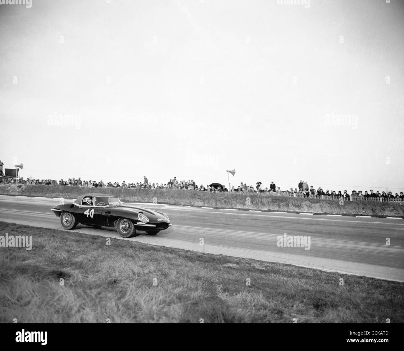 Motor Racing - Boxing Day Meet - Peco Trophy Race - Brands Hatch. Peter Sargent, Jaguar E-Type Stock Photo