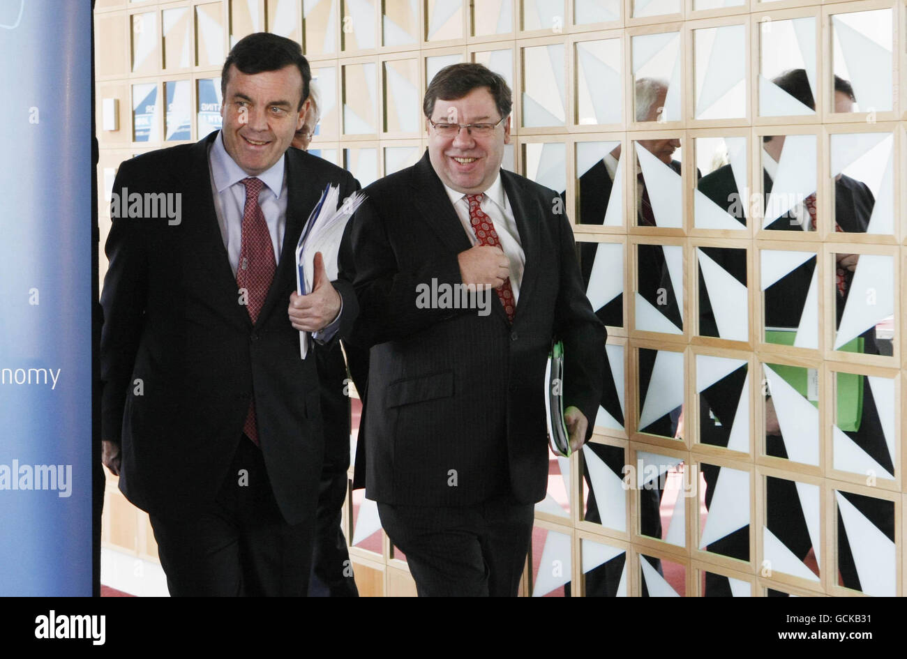 Finance Minister Brian Lenihan (left) and Taoiseach Brian Cowen arrive