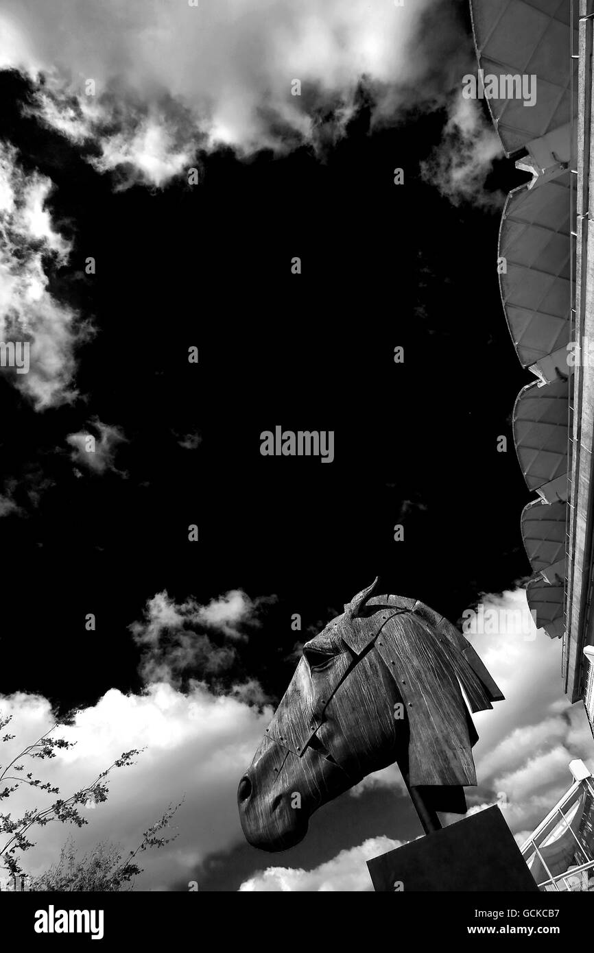 Newly installed equine sculpture for Glorious Goodwood. The equestrian