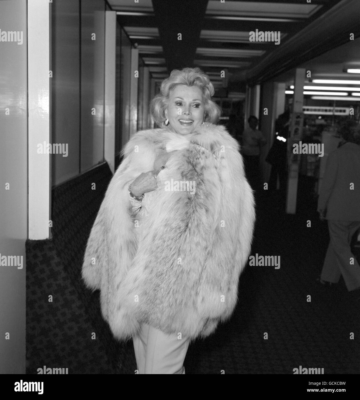 Actress zsa zsa gabor hi-res stock photography and images - Page 2 - Alamy