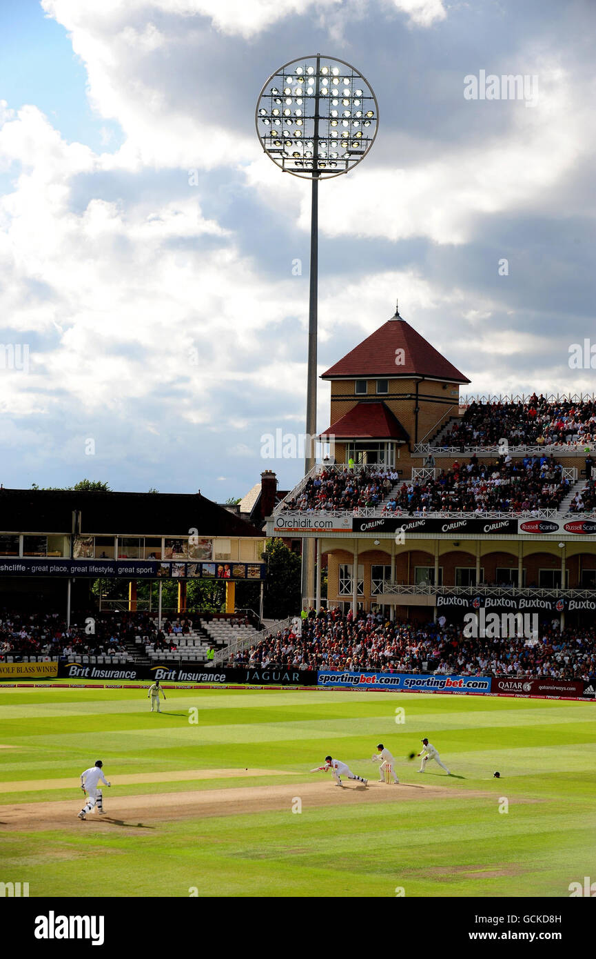 Cricket stadium floodlights hires stock photography and images Alamy