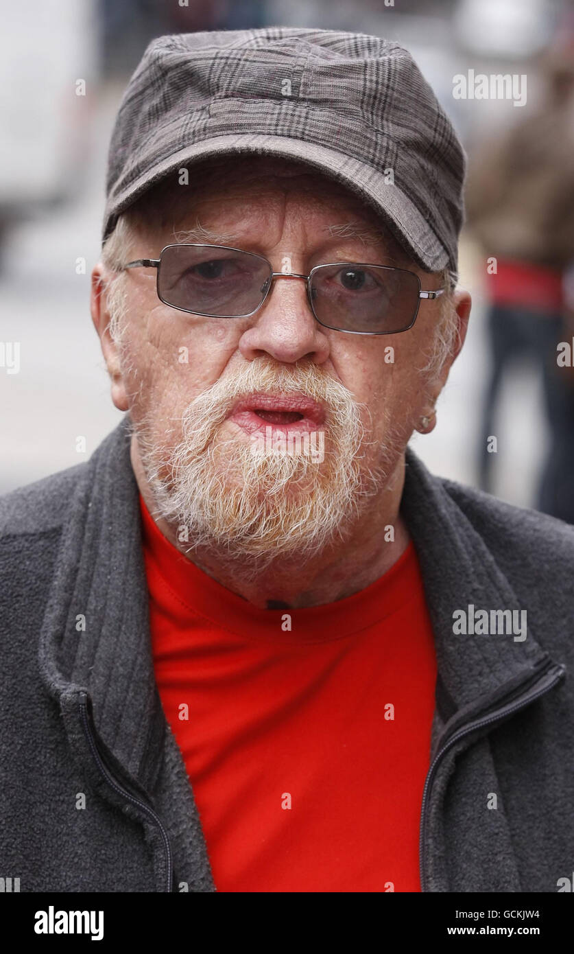 Ian McNicol, father of murder victim Dinah McNicol, outside The High Court in Edinburgh where serial killer Peter Tobin failed to appear before the Court of Appeal to challenge his 30-year term for the killing of Vicky Hamilton. Stock Photo