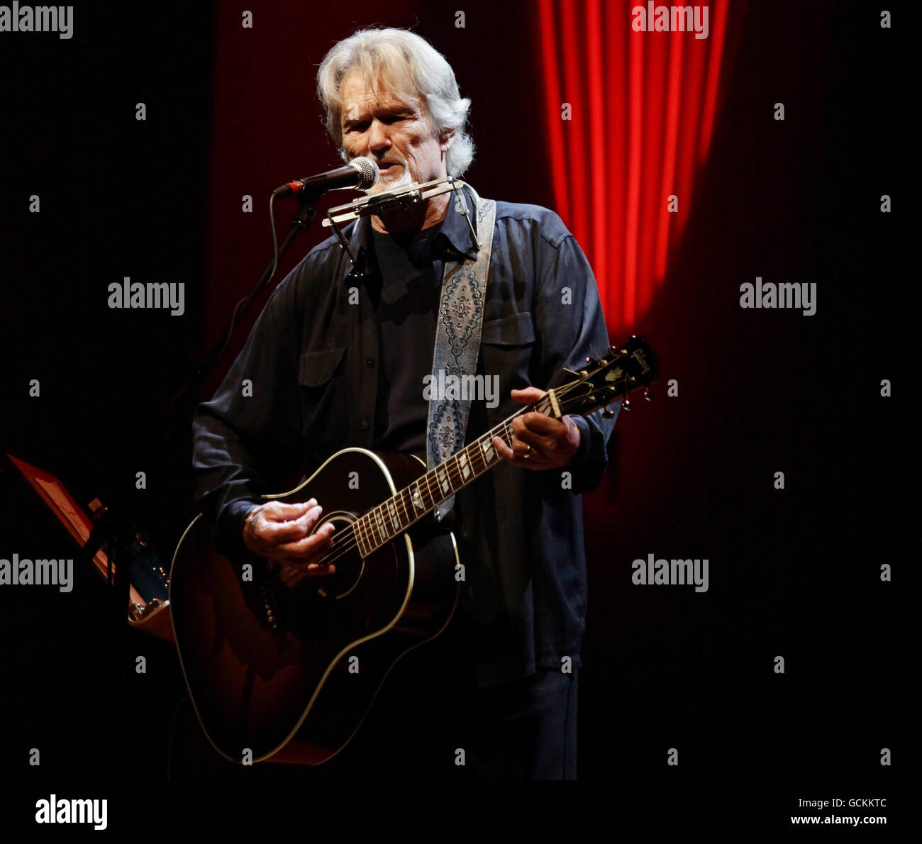 Kris Kristofferson in concert - London. Actor and singer Kris Kristofferson performing at Cadogan Hall in central London. Stock Photo