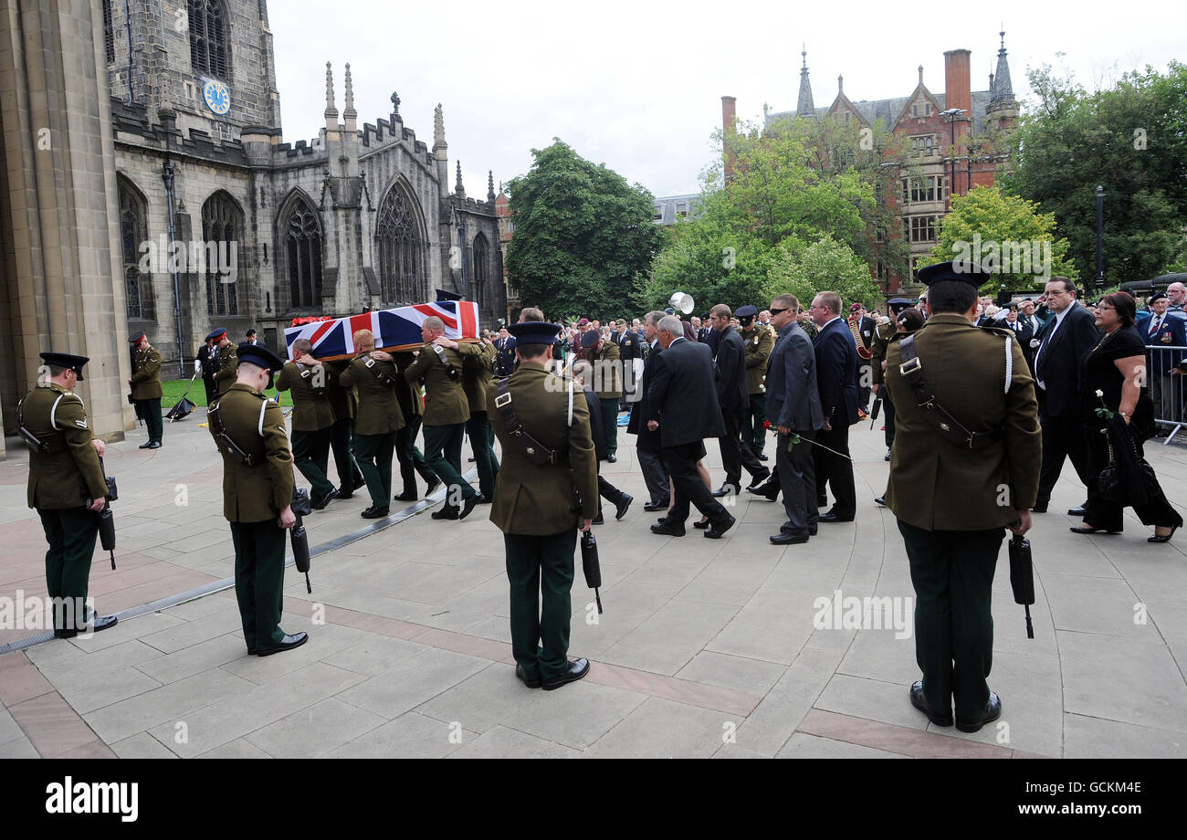 Trooper James Leverett funeral Stock Photo Alamy