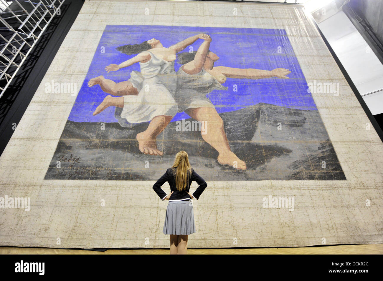 Daisy dunn views front cloth designed by picasso hires stock