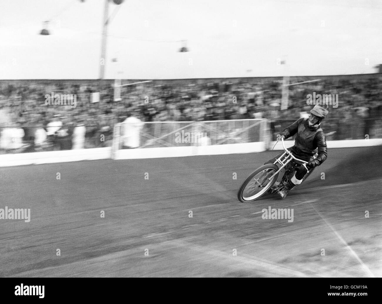 Speedway - West Ham v Bristol - West Ham Stadium. Billy Hole, Bristol, at speed Stock Photo