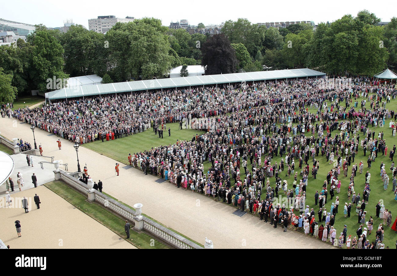 Buckingham Palace garden party Stock Photo Alamy