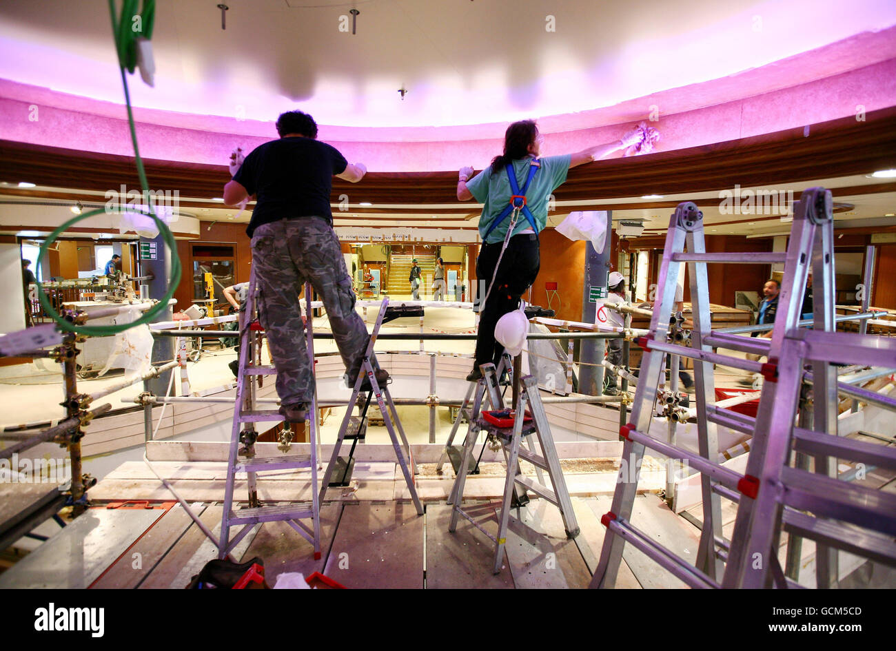Queen Elizabeth cruise liner Stock Photo Alamy