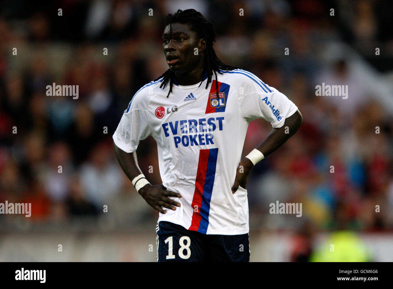 Crampons Bafétimbi Gomis - Olympique Lyonnais 2010 - Portés - Collection