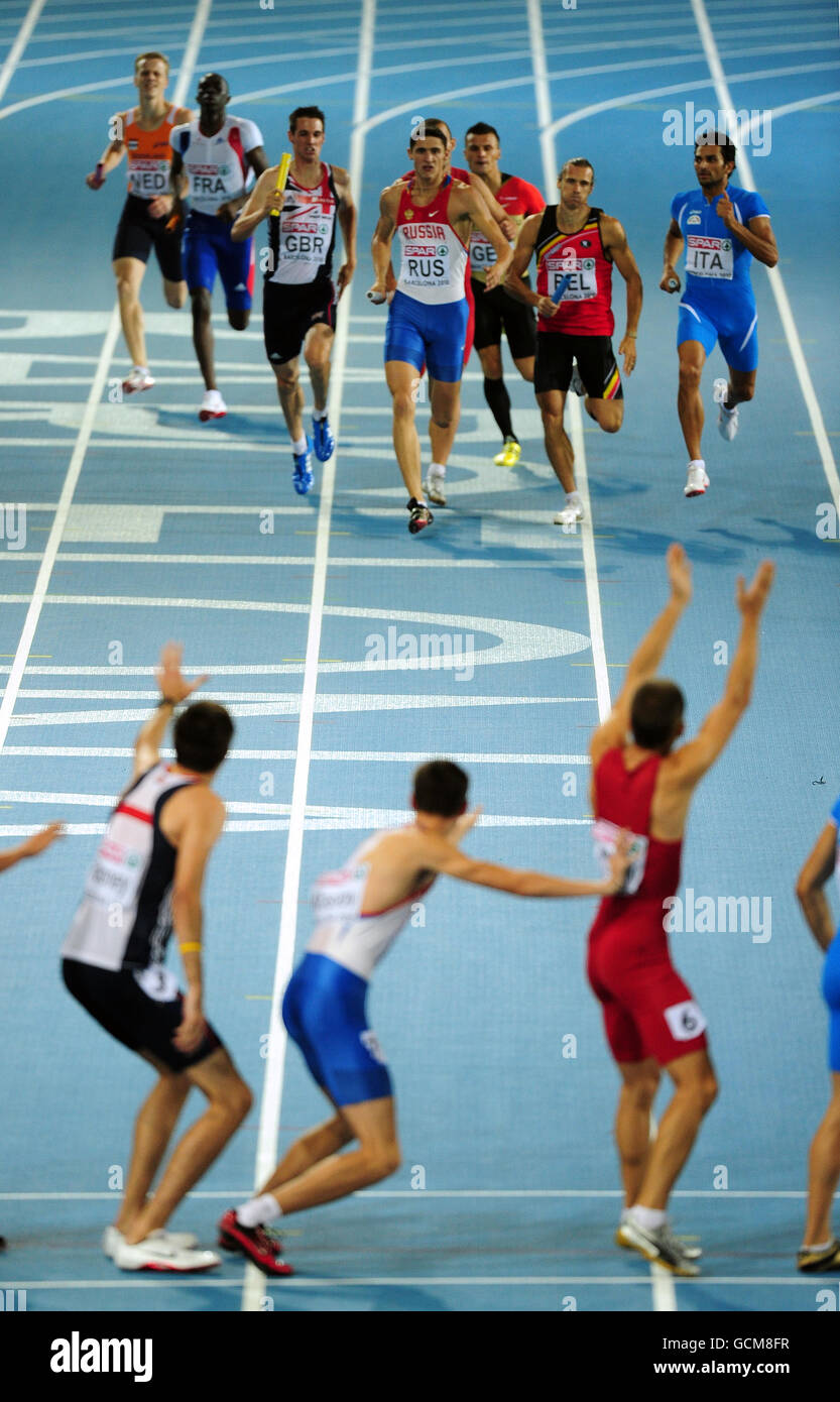 Mens relay baton change hires stock photography and images Alamy