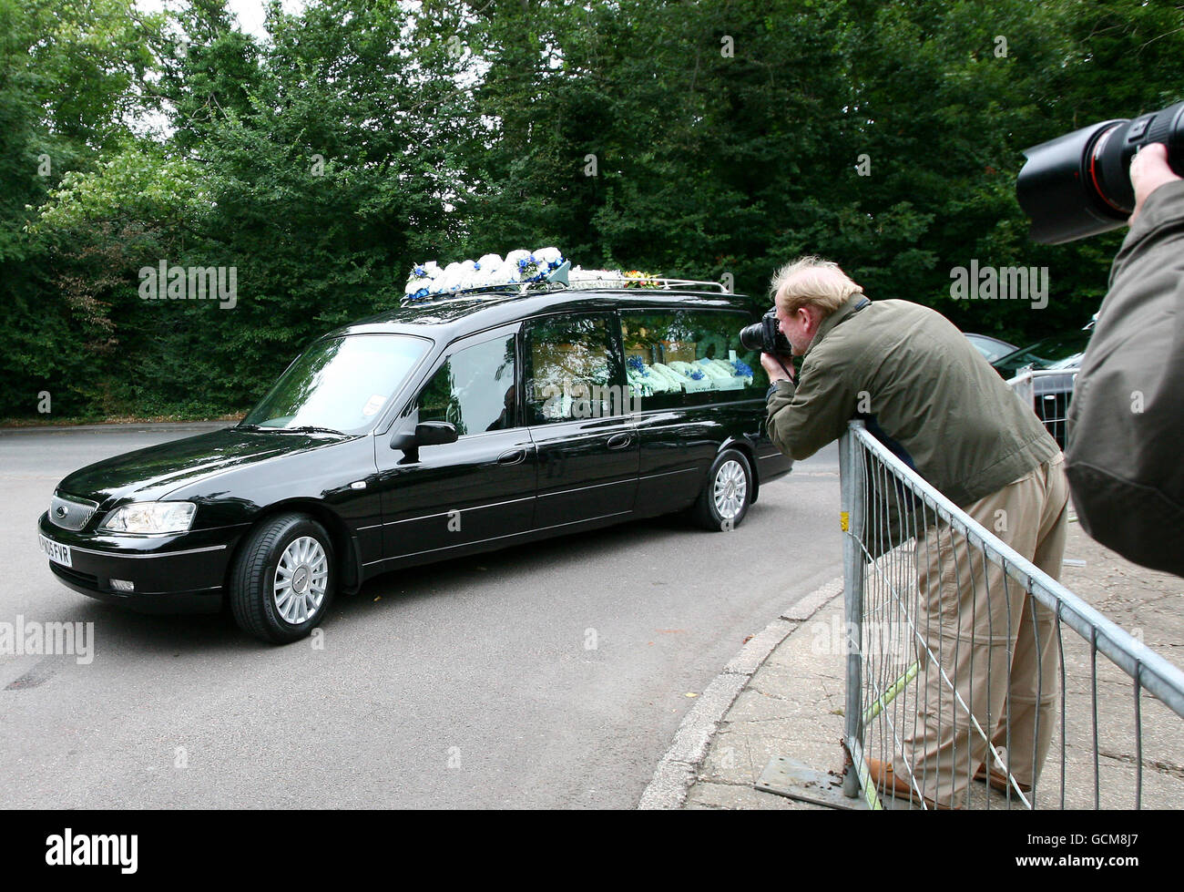 The coffin of Chris Brown who was shot dead by Raoul Moat the early hours of July 3 in Birtley, Gateshead, arrives at Slough Crematorium, Berkshire. Stock Photo