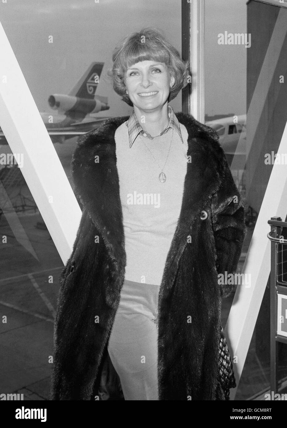 Joanne Woodward, actress wife of Paul Newman, at Heathrow Airport before returning to Washington for the inauguration of President Jimmy Carter. She has been in England for filming of the play, 'Come Back Little Sheba'. Stock Photo