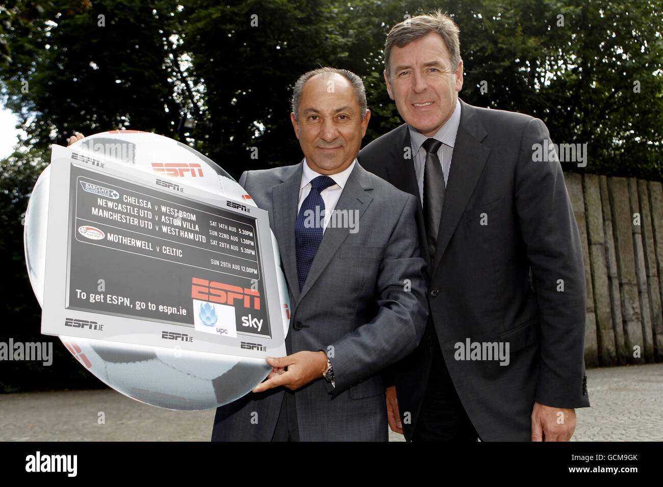 Football legends Ossie Ardiles and Pat Bonner (right) pictured together to promote the ESPN coverage of The Premier League in England and the Scottish Premier League at a press event at the Shelbourne Hotel, Dublin, Ireland. Stock Photo